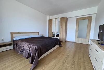 Apartament cu 2 camere semidecomandat, mobilat în Tractorul - 19