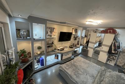 Apartament cu 3 camere decomandat, mobilat în UTA - 4