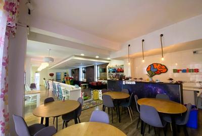 Spatiu de joaca interior + zona de socializare pentru parinti si bunici Spatiu de joaca interior + zona de socializare pentru parinti si bunici - 2