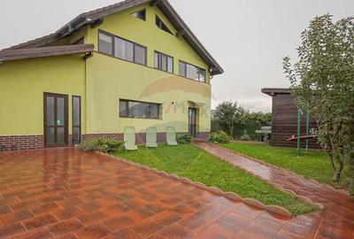 Vila cu 5 apartamente inchiriate in regim hotelier, Stu... - 1