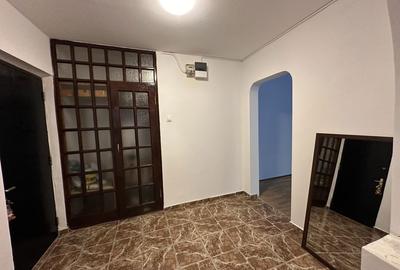 Apartament cu 3 camere semidecomandat în Berceni - 3
