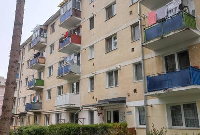 Apartament cu 3 camere semidecomandat în Simeria - 1