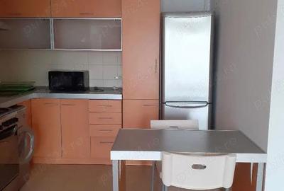 Apartament cu 2 camere semidecomandat, mobilat în Decebal - 5
