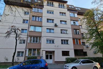 Proprietar vand apartament 3 camere NOU - 1