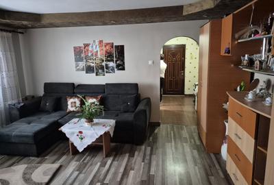 Apartament cu 2 camere semidecomandat în Corni - 1