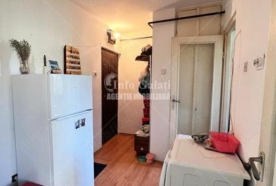 | Apartament cu 2 camere | Micro 19 | Etaj 3 | - 1
