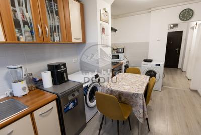Apartament cu 3 camere decomandat, mobilat în Florilor - 2