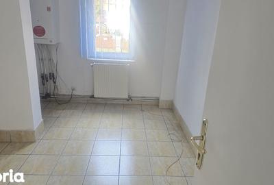 Spațiu comercial, de 74 mp, în Central - 7