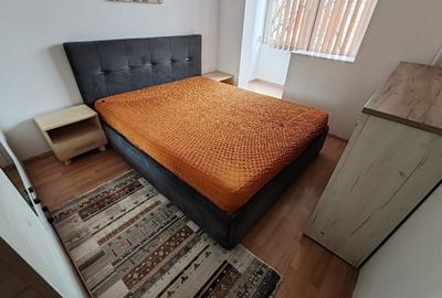 Apartament cu 3 camere semidecomandat, mobilat în Circumvalațiunii - 13
