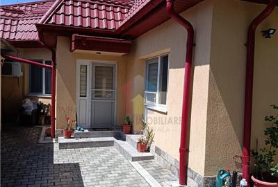 Casă cu 4 camere cu Teren 276 Mp în Central - 2