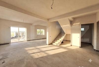 Casă cu 5 camere cu Teren 500 Mp în Jucu - 1