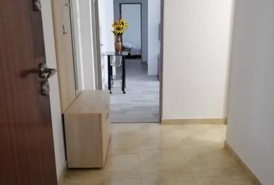 Apartament cu 3 camere, mobilat în Dacia