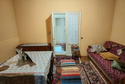 Casă cu 3 camere cu Canalizare în Piața Centrală - 2