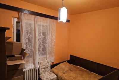 Apartament 4 camere , 2 bai,2 balcoane,etaj 2 - 5