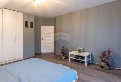 Casa cu 5 camere de vanzare || 400 MP teren || Someseni - 13