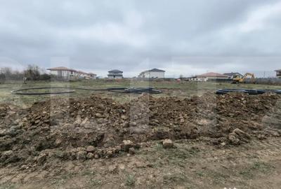 Teren de 1362 mp, în Central - 4