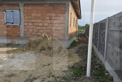 Casă cu 3 camere cu Teren 384 Mp în Ciarda Roșie