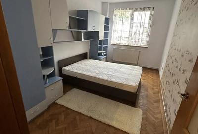 Apartament cu 3 camere semidecomandat în Calea București - 3