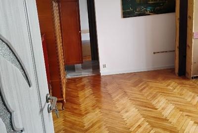 Apartament cu 3 camere semidecomandat, mobilat în Dâmbovița - 6