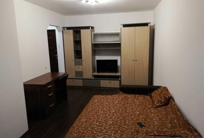 Garsonieră decomandată în Decebal - 2