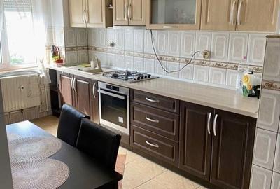 Apartament cu 3 camere decomandat în Nufărul - 5
