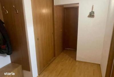 Apartament cu 2 camere decomandat în Runcu