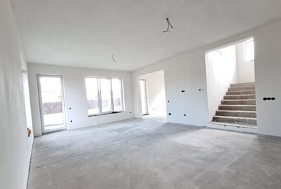 Casă cu 5 camere cu Teren 601 Mp în Central - 3