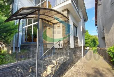 Casă cu 5 camere cu Teren 660 Mp în Central - 14