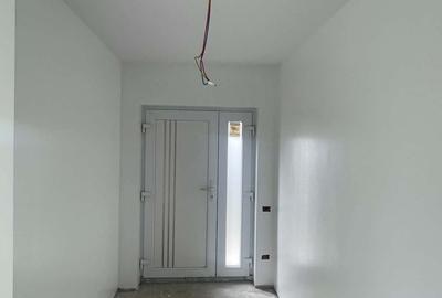 Casă cu 7 camere cu Teren 750 Mp în Central - 12