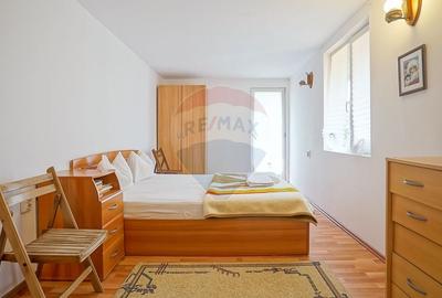 Duplex cu 11 camere cu Teren 712 Mp în Fundata - 18
