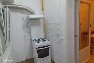 Garsonieră decomandată în Central - 8