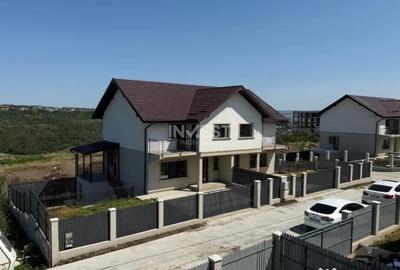 Casă cu 4 camere cu Canalizare în Valea Lupului - 1