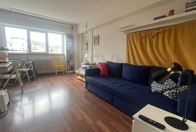 REA1023873 Apartament 3 camere Romana 1980