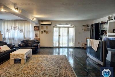 Vila cu 7 camere de vanzare, zona Marasesti, 330.96 mp #15949 - 1