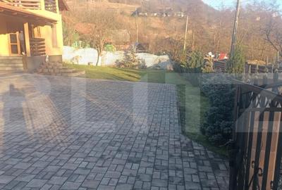 Casă cu 5 camere cu Teren 800 Mp în Central - 2