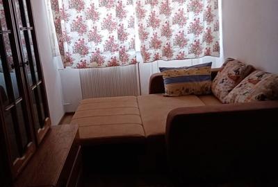 Apartament cu 3 camere decomandat în Petros - 2