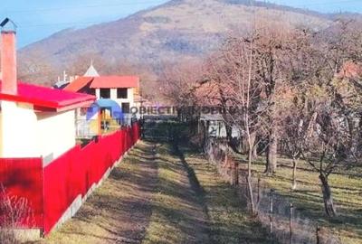 TEREN  intravilan comuna  TARCAU - STRAJA - 3