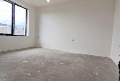 Propietar vand casa 3 camere pod decent pentru depozitare plus beci. acces la bulevard 70m - 2