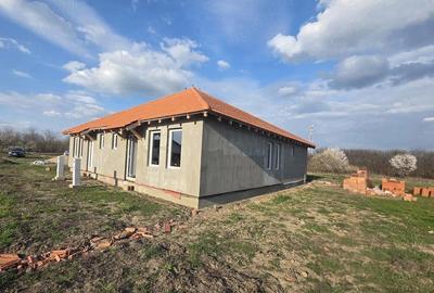 Casă cu 3 camere cu Teren 276 Mp în Parța - 5