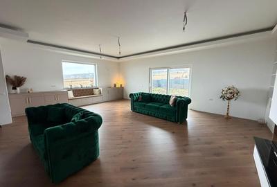 Casă cu 4 camere în Ipotești - 3