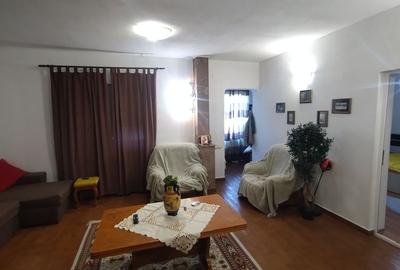 Casă Valu lui Traian - 1