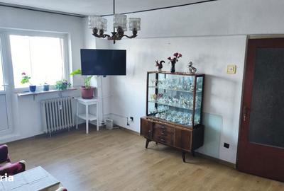 Apartament cu 3 camere semidecomandat, mobilat în Rahova - 11