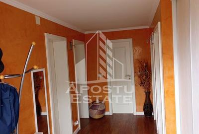 Apartament cu 4 camere semidecomandat, mobilat în Central - 2
