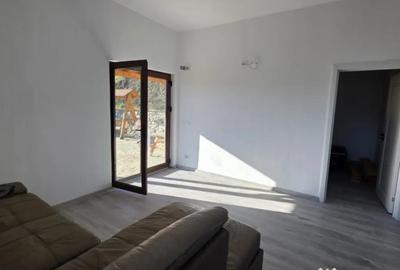 Casă cu 3 camere cu Teren 1890 Mp în Central - 6