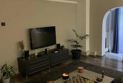 Apartament cu 3 camere decomandat, mobilat în Micro 3 - 12