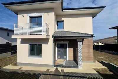 Casă individuală cu 4 camere cu Canalizare în Miroslava - 1