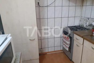 Casa 6 camere 3 bai curte si gradina 400 mp panouri fotovoltaice - 1