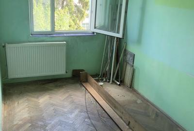 Apartament cu 3 camere semidecomandat în Cornișa - 3