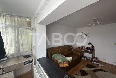 Apartament de inchiriat complet mobilat si utilat zona 1 Decembrie - 2