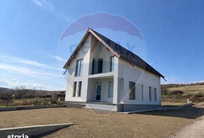 Casă cu 5 camere cu Teren 900 Mp în Ciurila - 2